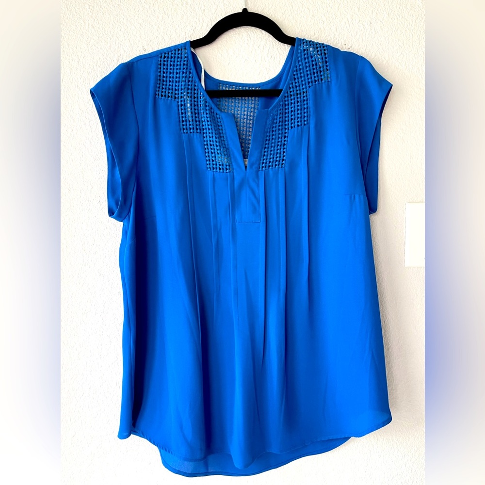 NWT Daniel Rainn StitchFix cobalt blue lace detail split neck top cap sleeve XL